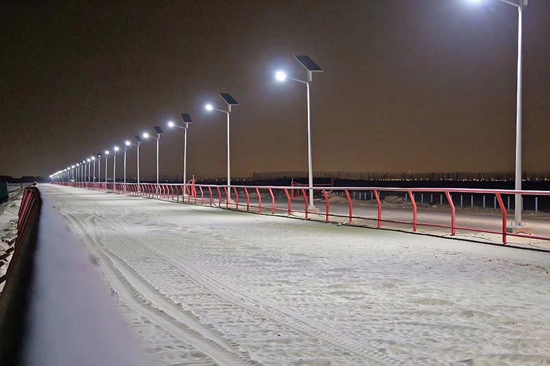 2016年 Kuwait 科威特  6米40瓦太阳能路灯